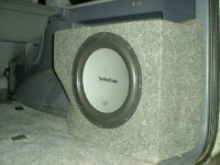 Установка Сабвуфер Rockford Fosgate P1S412 в Toyota Land Cruiser Prado